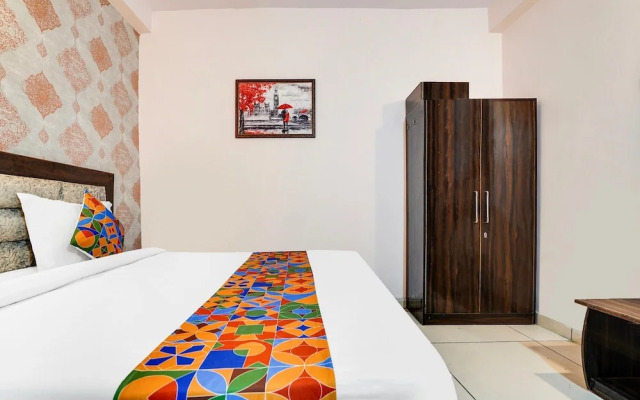 OYO Townhouse 1077 Hotel travel time