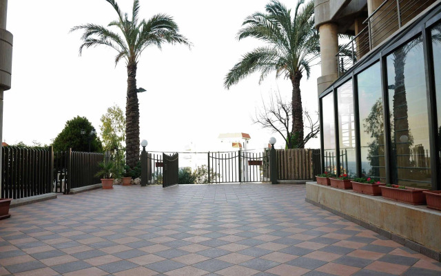 Casa Verde Suites