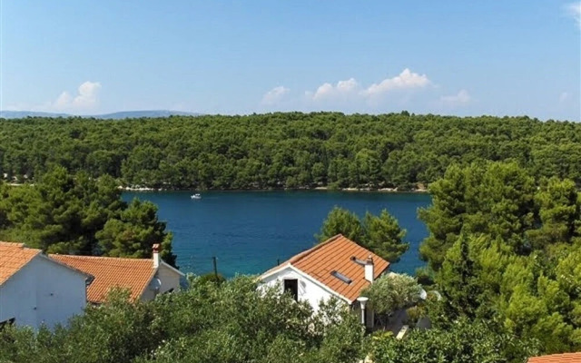 Emily - 50m From Beach - A3