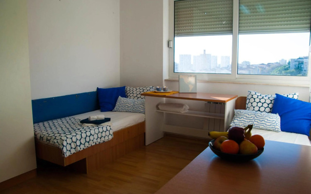 Split Summer Budget Rooms