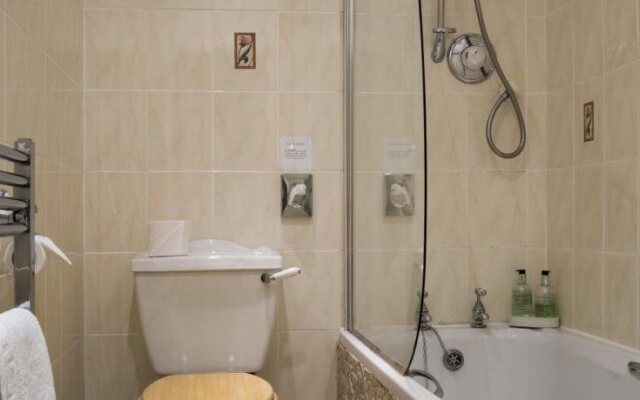 Cluny Bank Hotel