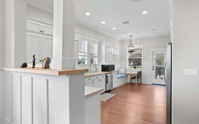 Sunset Bungalow With Hot Tub - 6ppl