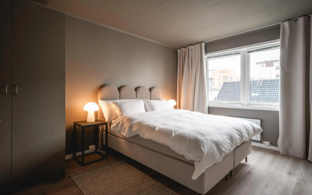 Enter Viking Hotel