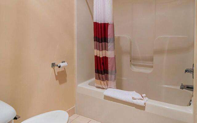 Red Roof Inn & Suites Lake Orion/ Auburn Hills