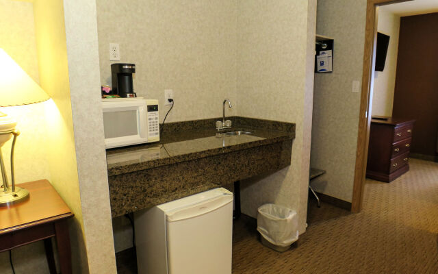 Comfort Inn & Suites Medicine Hat