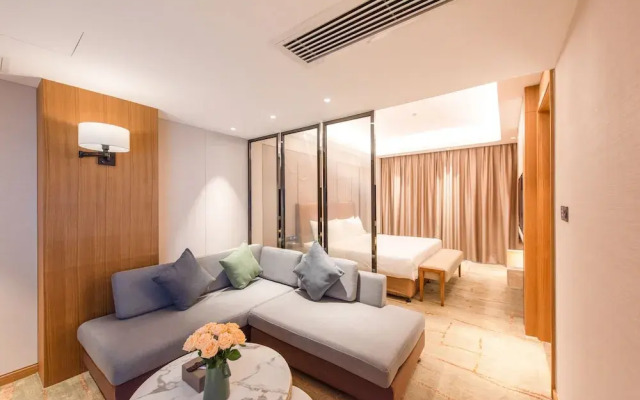 Rising Dragon International Hotel