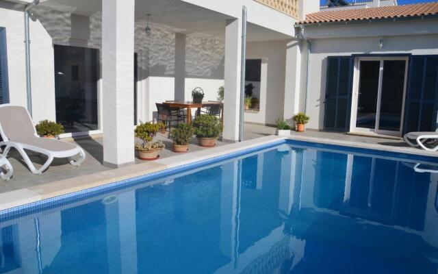 Casa Aina