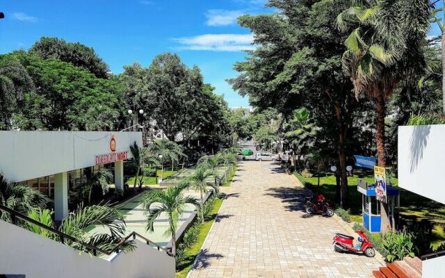 The Triplex Sky Penthouse Hotel