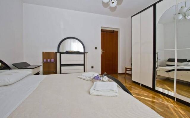City Apartment Dino