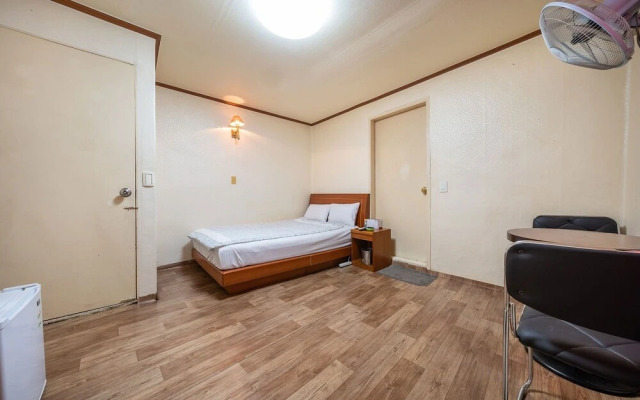 Geumho Seojung Motel