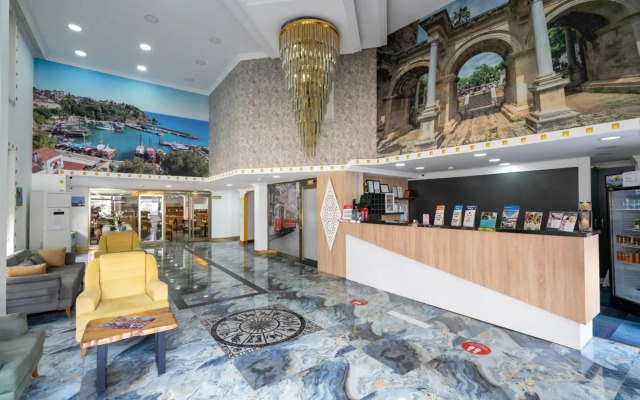 Piyes Otel