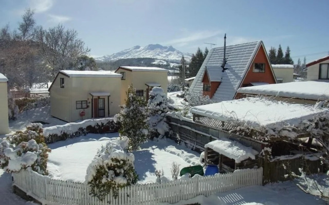 Ossies Motels and Chalets