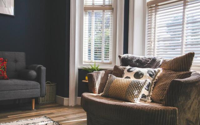 Super Unique 1 Bed Apart Bmouth, Free Parking