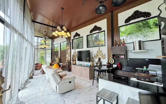 Huge Pool Villa with Private Lake
