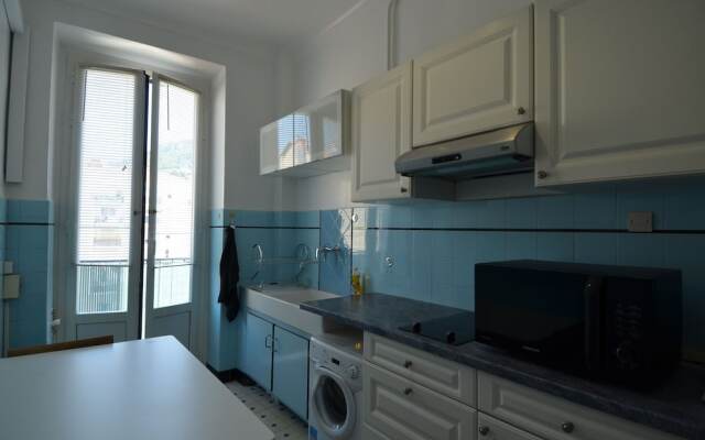 Cosy Apartment 4 Persons Near Train Station Nice Riquier