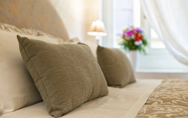 Rome Trevi Fountain Apartment