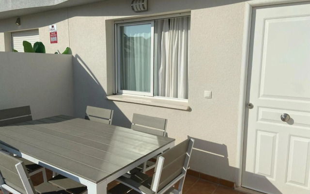 Chalet a estrenar - Playa Oliva Nova. Piscina & Padel