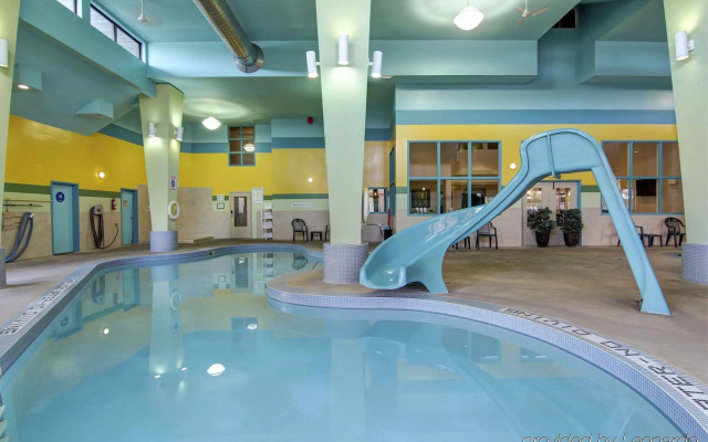 Comfort Inn & Suites Ambassador Bridge