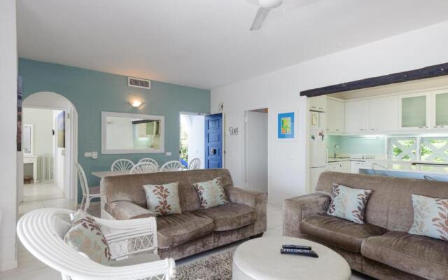 Santorini Akrotiri 28 (Family Only)