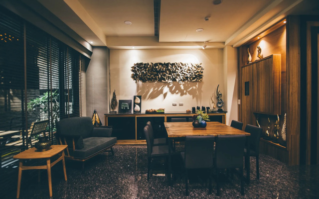 MAMBO Boutique Hotel