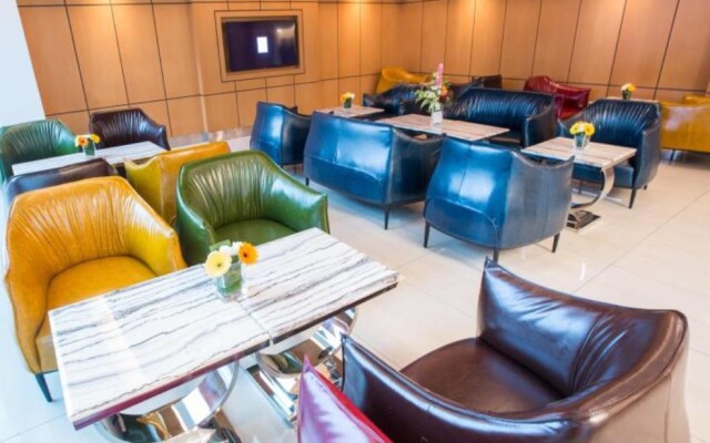 V8 Hotel