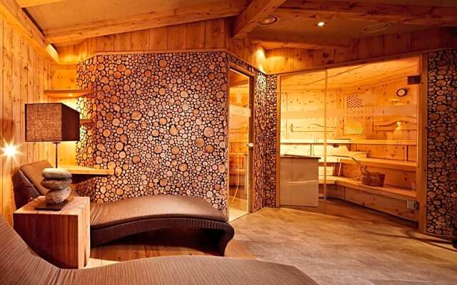 Hotel Berghof Crystal Spa & Sports