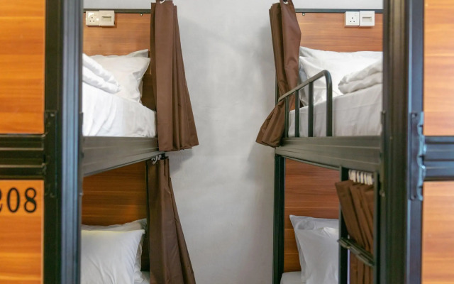 7 Wonders Hostel @ Upper Dickson (SG Clean Certified)