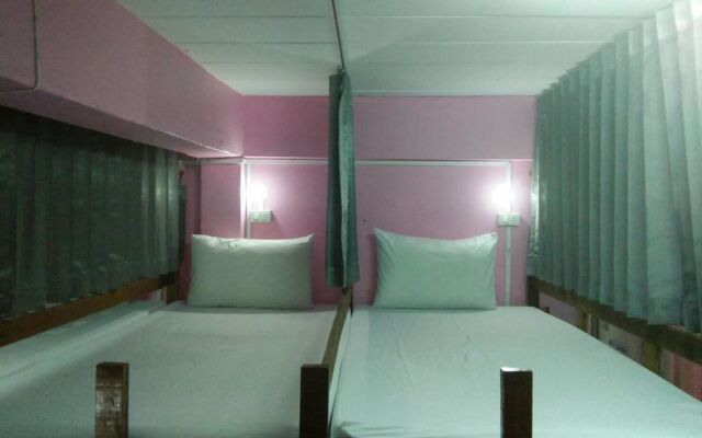 Lucky Homestay - Hostel