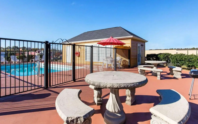 Quality Inn Arab Hwy 231