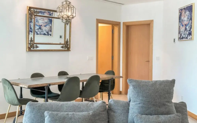 Upgraded 2BR Apartment at the Beach