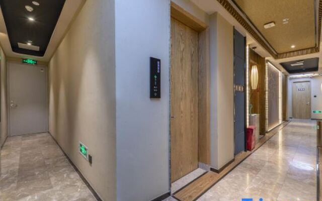 Superior Yun Hotel (Shanghai Gulang Road Subway Station)