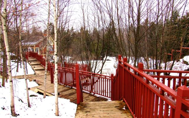 Tremblant les Eaux by Location ADP Tremblant