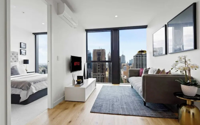 Luxuria Apartments - Collins House