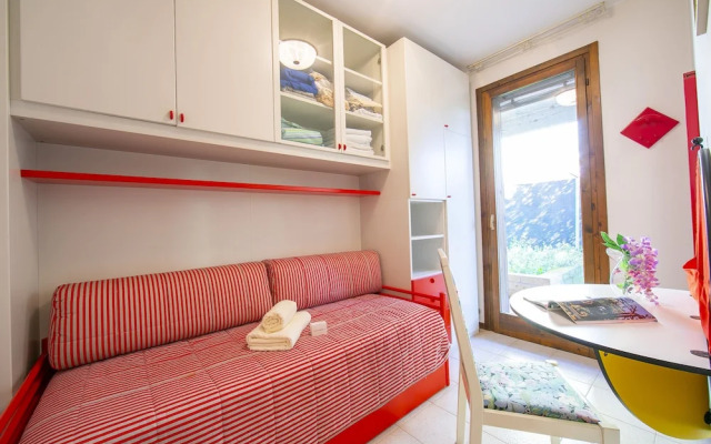 Lella Apartment Front Beach Garda Lake