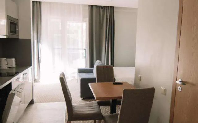 Merepargi ApartHotel & Cafe