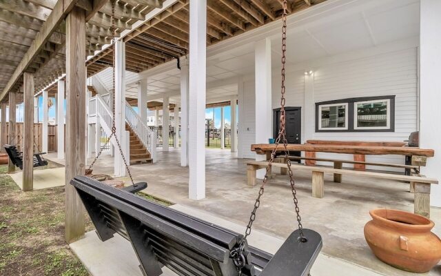 The Sandcastle 4 Bedroom Home by RedAwning