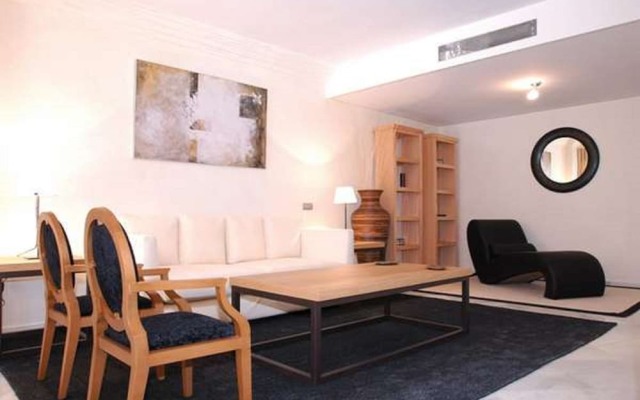 Apartamentos Fuente Aloha