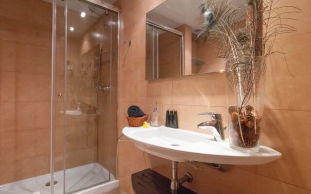 Family friendly 2BR Terrace quiet street - Neo