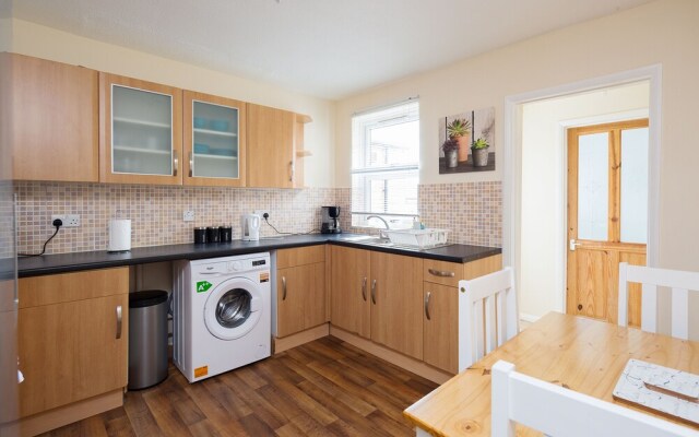 Borden Terrace by Kasar Stays