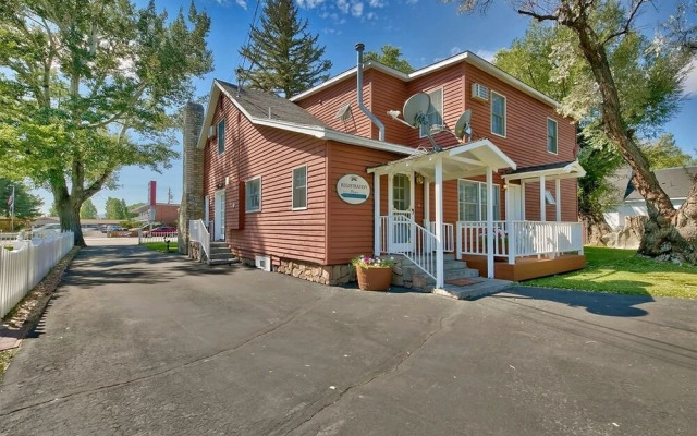 Silver Maple Inn