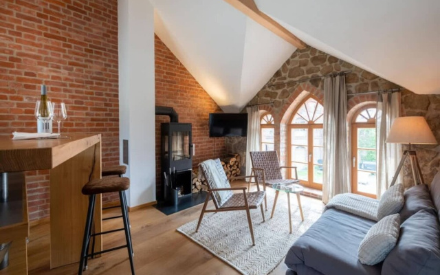 Design-apartment mit Sauna, Whirlpool & Kamin im Historischen Vierseitenhof