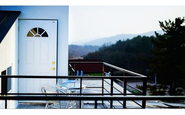 Camino Poolvilla Pension