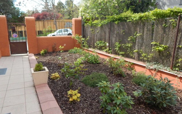 Garden Grape House