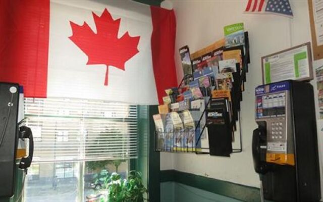 C&N Backpackers Hostel - Vancouver