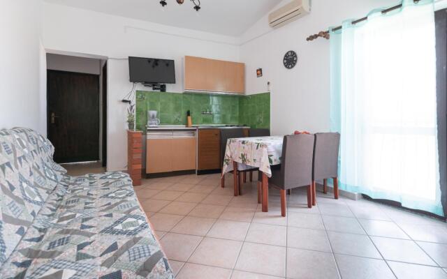 Din - 40 m from sea - A5(2+2)