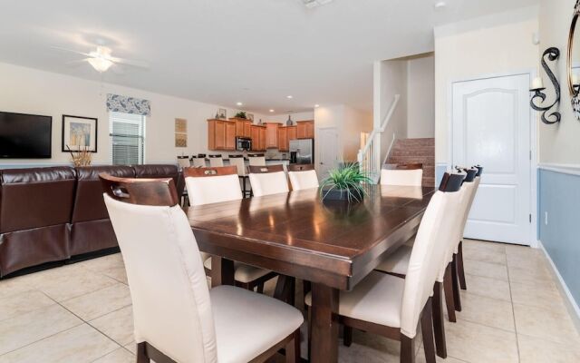 1506 Moon Valley Drive