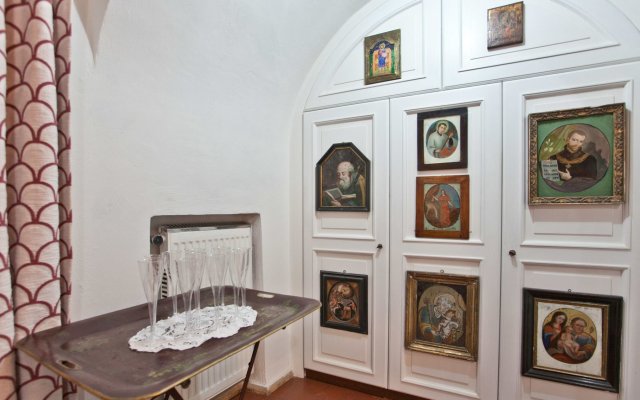 Rental in Rome Arco Ciambella Loft