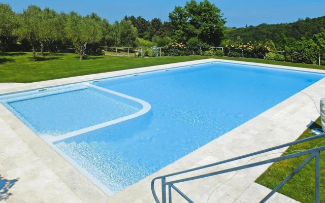 Apartment in Tuscany With Pool & Golf Access