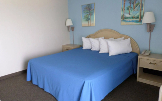 Tropical Seas Hotel