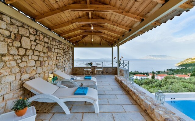 Villa with Striking views over the infinity Pool